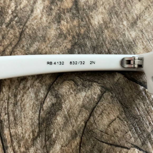 Ray Ban Women’s Clubmaster Classic RB 4132 832/32 - Picture 7 of 8